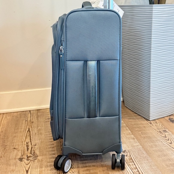 Samsonite UPLIFT SOFTSIDE CARRY-ON SPINNER luggage $380 - Picture 10 of 12